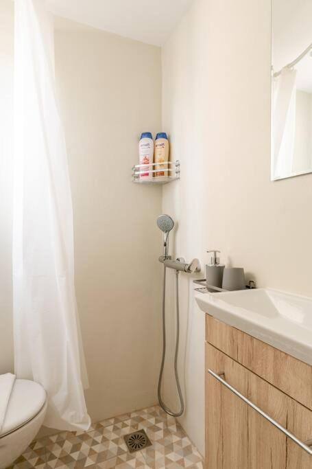 Brand New Bright Modern 6Bdr Apt-1Min To Acropolis Афины Экстерьер фото